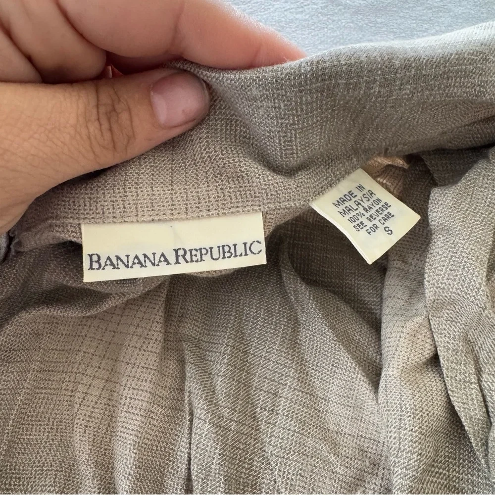 Banana Republic Rayon Button Down Shirt Small